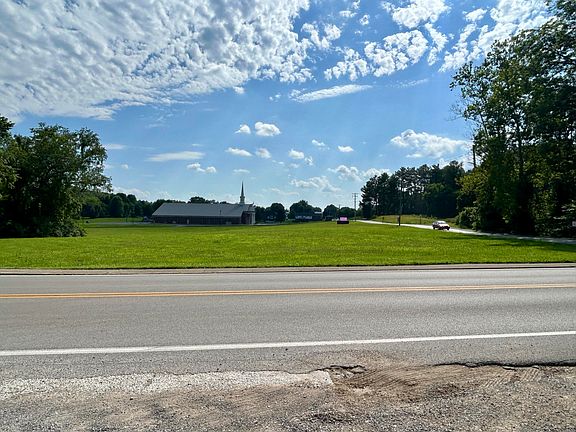 5th image of 812 Bourne Ave