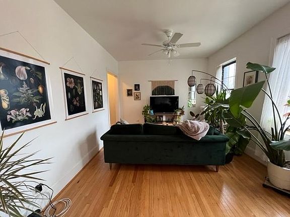 4th image of 4903 N Paulina St
