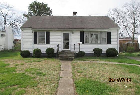 1st image of 2711 Carlisle Ave