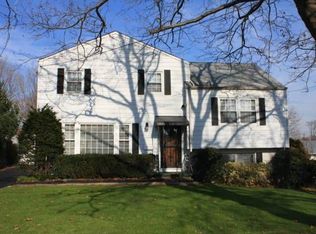 7 Westwood Rd, Yonkers, NY 10710