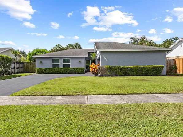 3884 NW 1st Place, Deerfield Beach, FL 33442