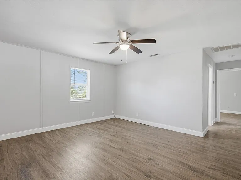 313 N Church St — Photo 7