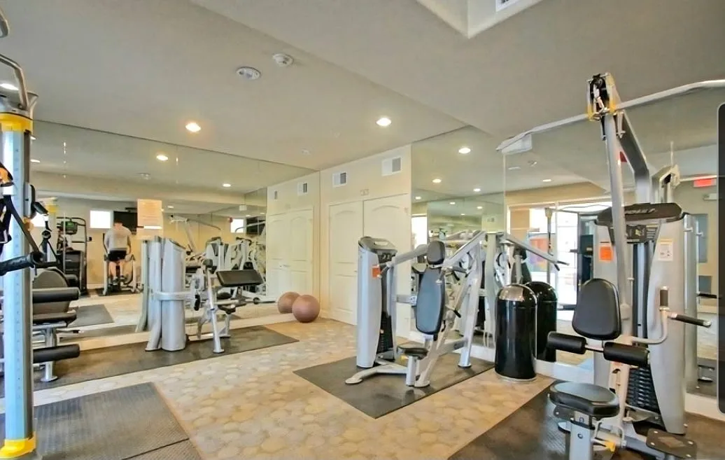 3 bed, 1290 sqft, $3,200 — Photo 2