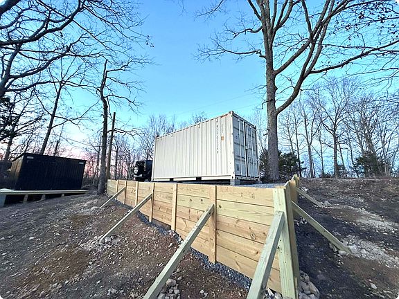 2nd image of 637 Riverview Rd