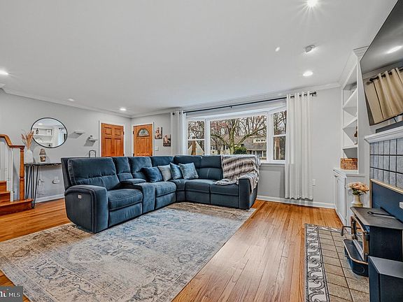 3rd image of 1112 Faun Rd