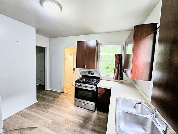 2nd image of 716 E Stockbridge Ave #2
