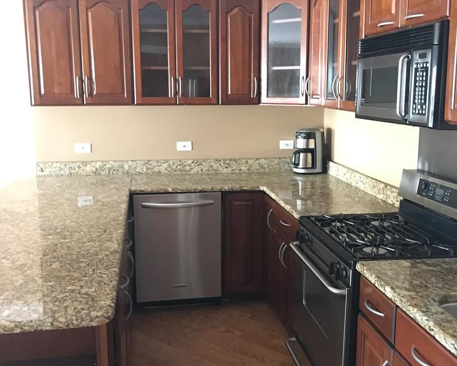 1st image of 5055 N Western Ave #3