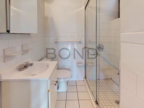 5th image of 335 E 92nd St #5C1