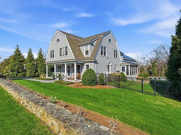 3rd image of 10 Loring Ave