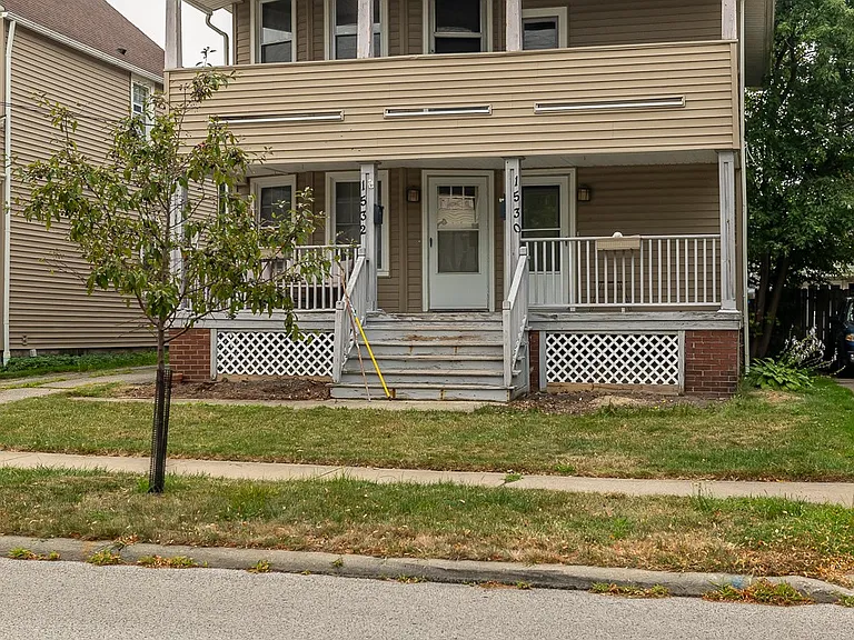 1530 Lakeland Ave — Photo 2