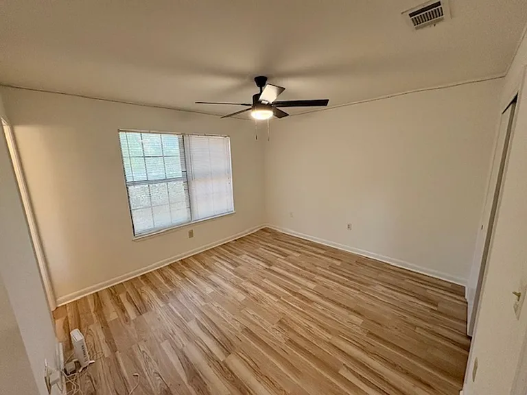 511 Maple Ave — Photo 11
