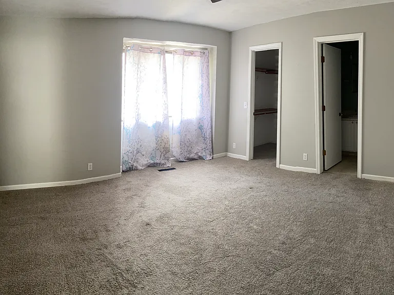 3515 Comstock Ave — Photo 13