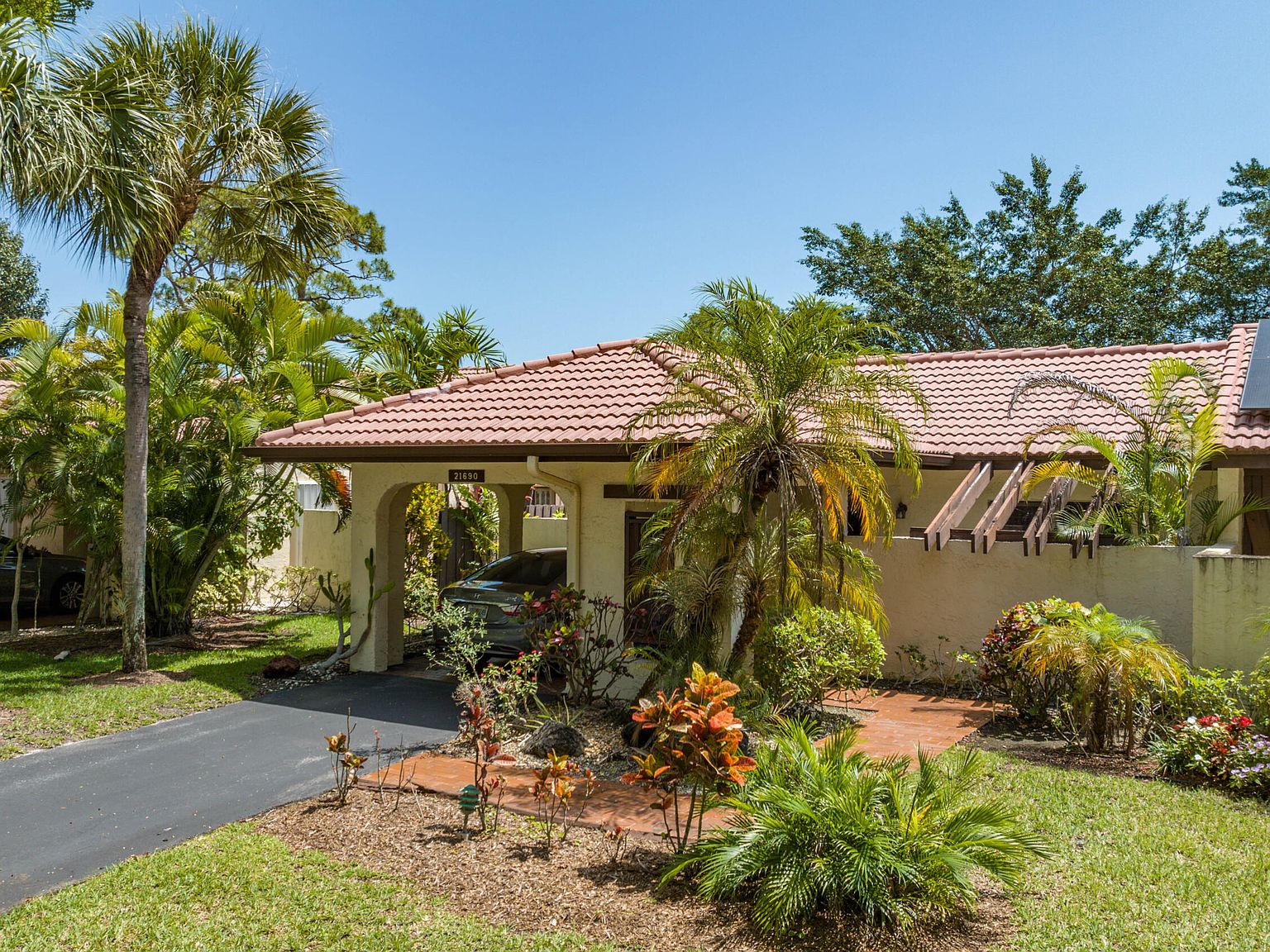 21690 Tall Palm Cir #10A