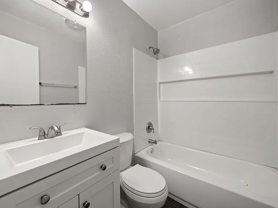 1108 N Elm St #10
