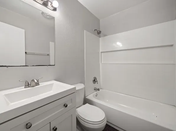 1108 N Elm St, Denton, TX