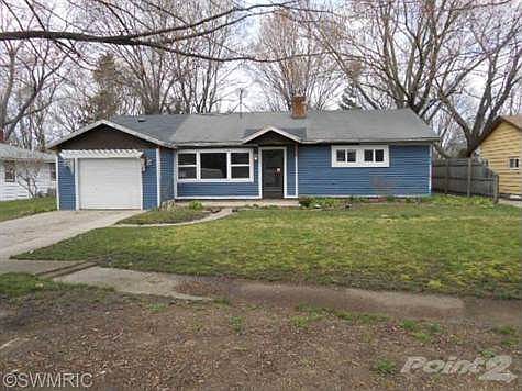 3rd image of 185 Hunter Dr