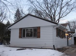 2703 Burrmont Rd, Rockford, IL 61107