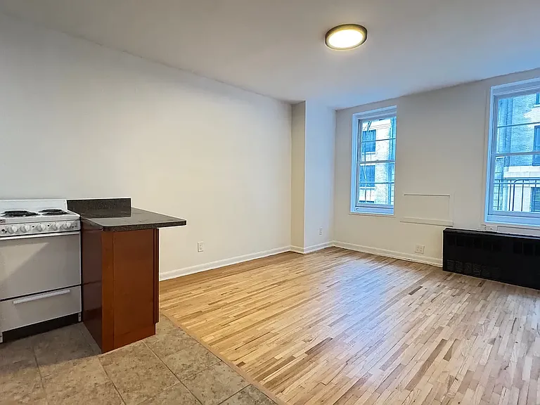 19 E 21st St #6A — Photo 2