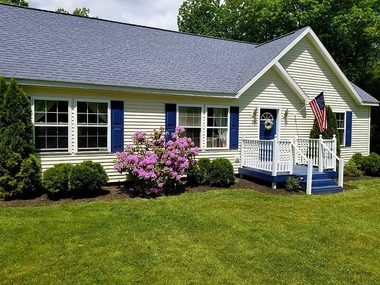 10 Willow Ln — Photo 1