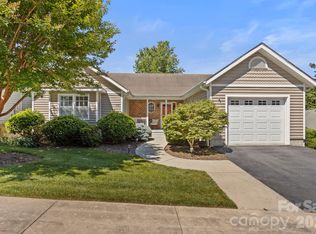 237 Charlestown Dr, Hendersonville, NC 28792