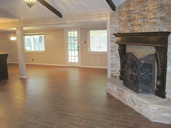 2nd image of 15 Kingsland Ct
