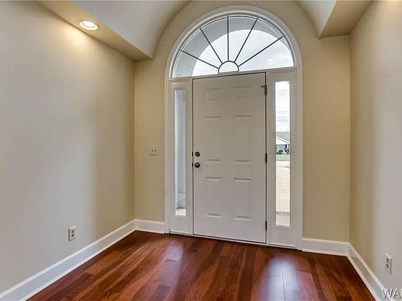 2nd image of 2614 Englewood Dr
