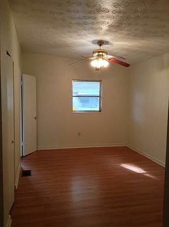 1st image of 1225 Oak Dr