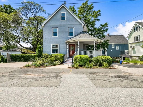 14 Gooch St, Melrose, MA 02176