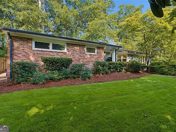 3rd image of 774 Briar Park Ct NE