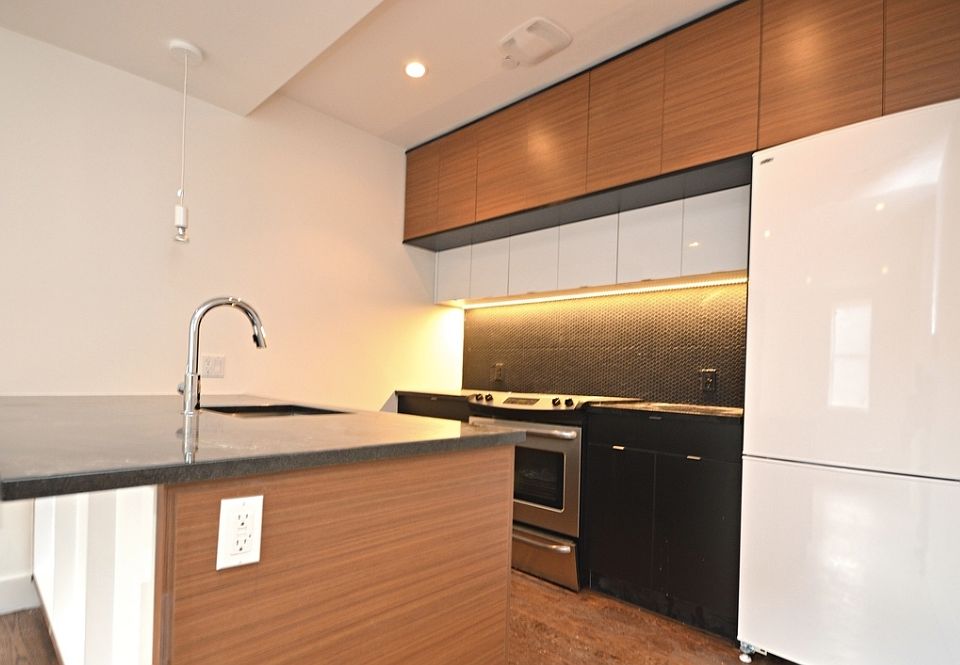 1st image of 192 Hawthorne St #4B