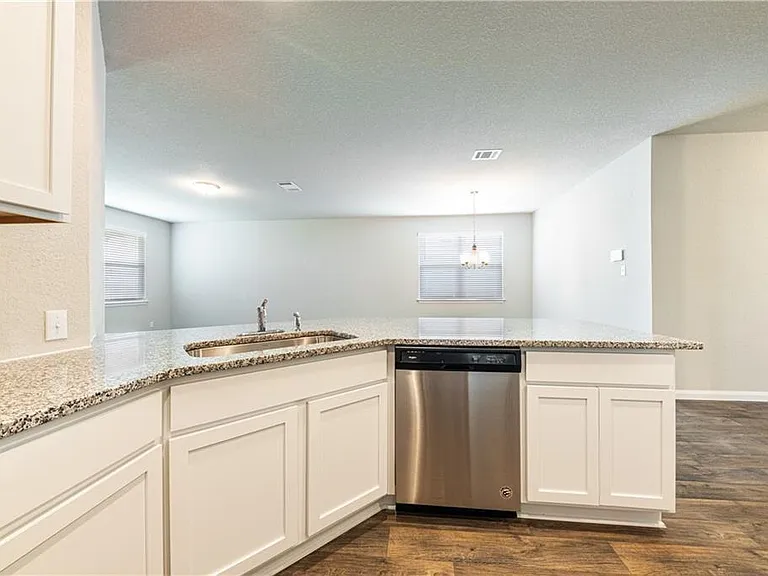 109 Jubilee Dr — Photo 6