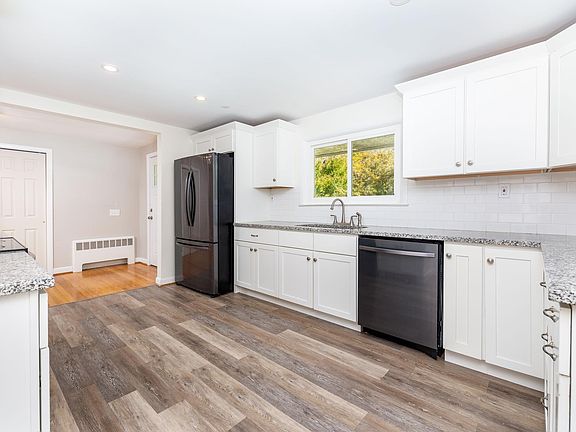 Kitchen, black stainless appliances, granite countertops
