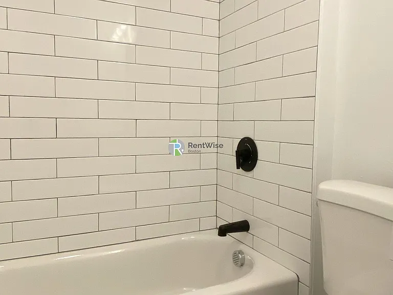 230 Walnut St #24 — Photo 17