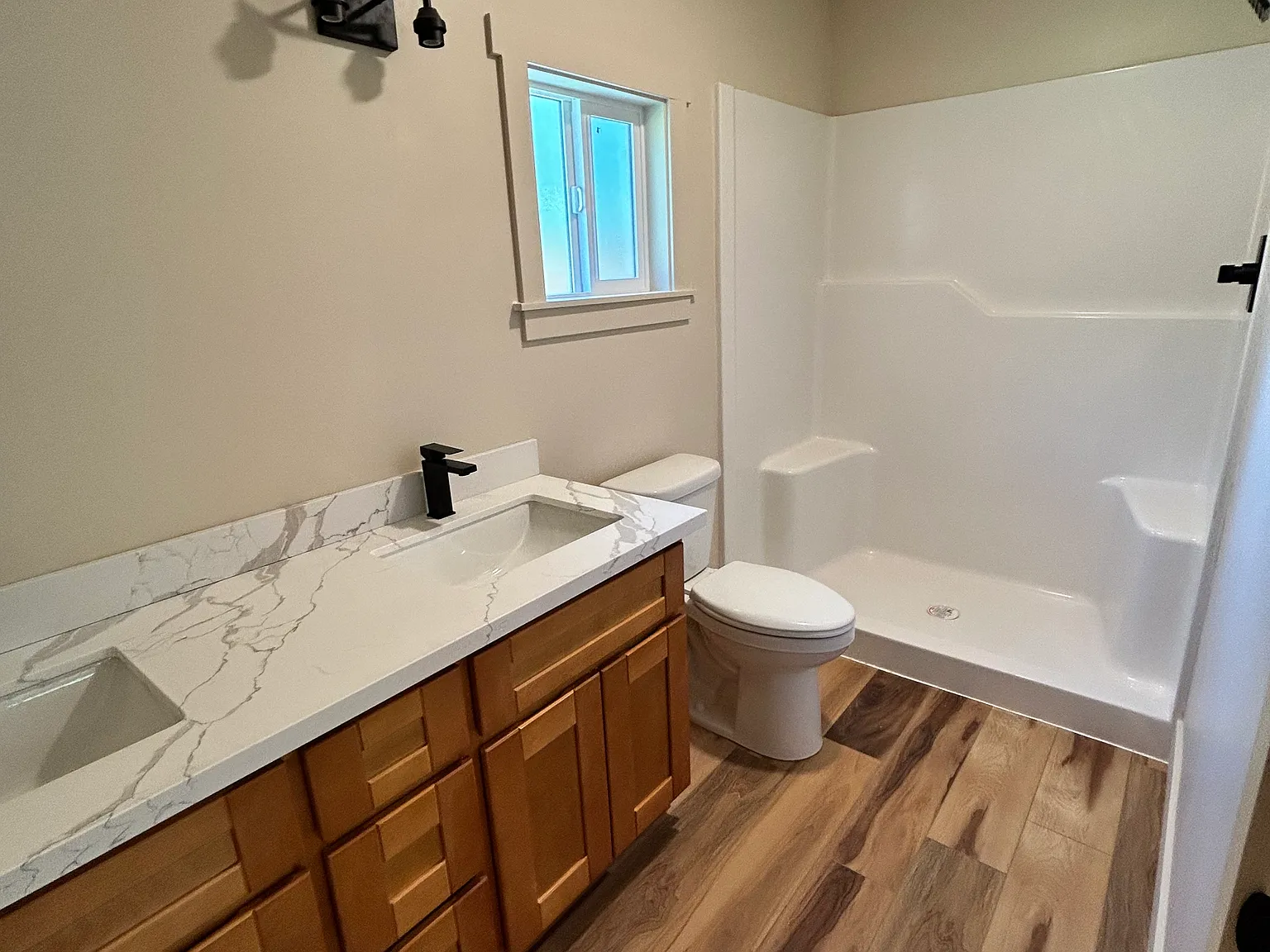 3 bed, 1200 sqft, $2,300 — Photo 3