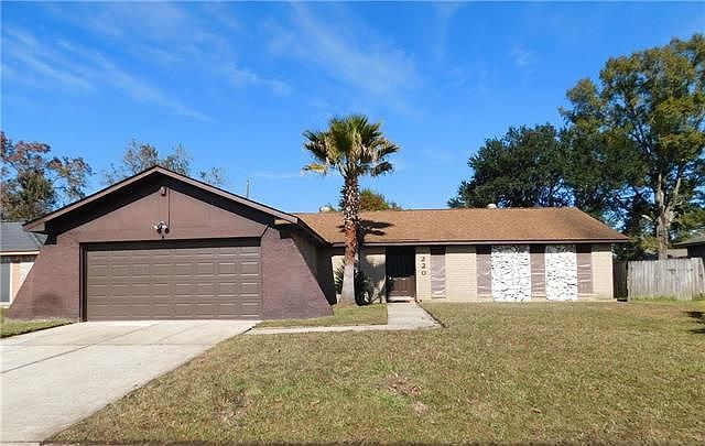 1st image of 220 Scott Dr