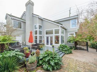 16 Horseshoe Bay Ct, Petaluma, CA