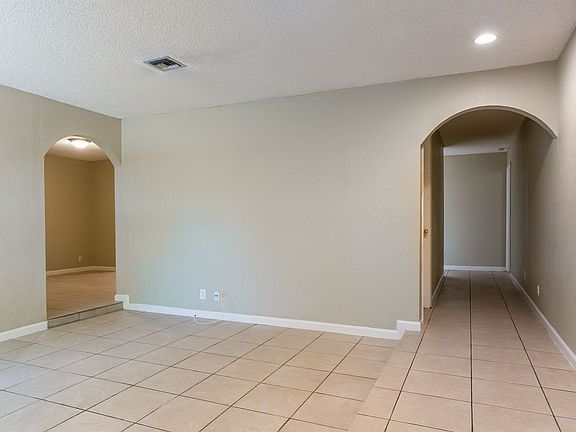 3rd image of 11537 NW 39th Pl
