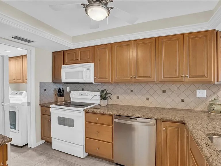 25900 Hickory Blvd #803 — Photo 19