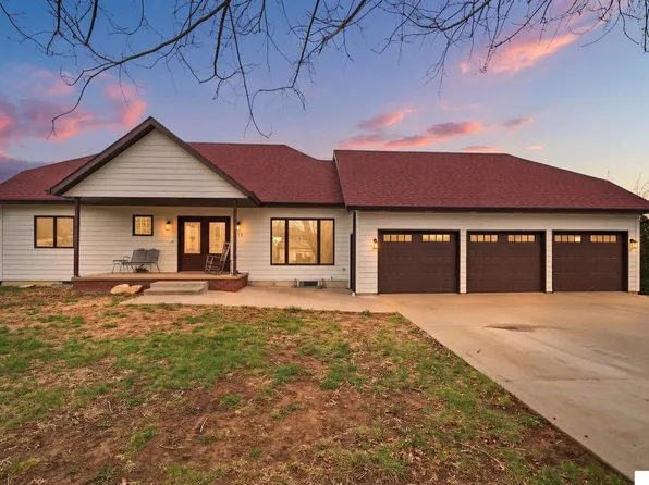 719 Lakeview Dr, Eagle, NE 68347