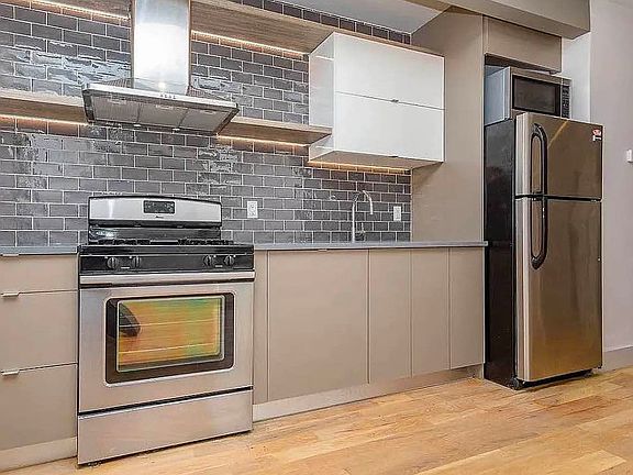 2nd image of 72 Henry St #4B