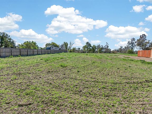 2nd image of Paradise Rd