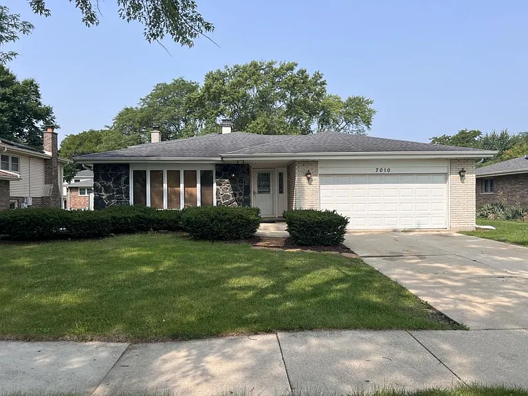 7010 Terrace Dr — Photo 1