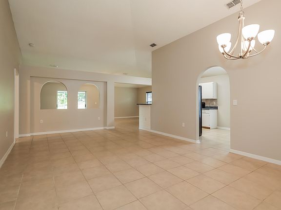 5th image of 11201 Hudderfield Cir N