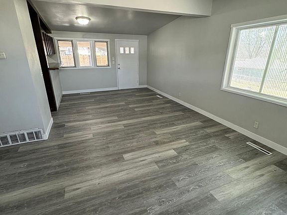 3rd image of 647 Northborough Ln
