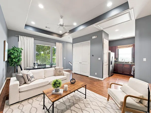 3808 Center Plaza Dr, Houston, TX 77007