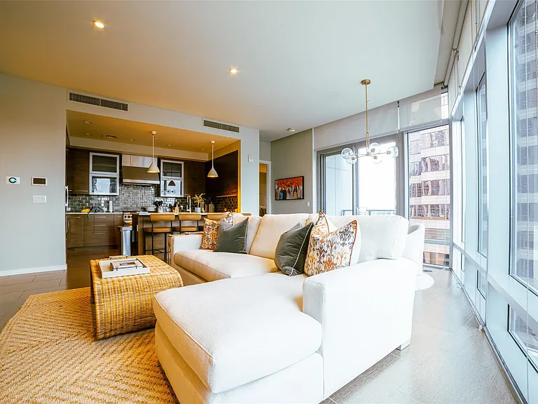 200 Congress Ave #11C — Photo 13