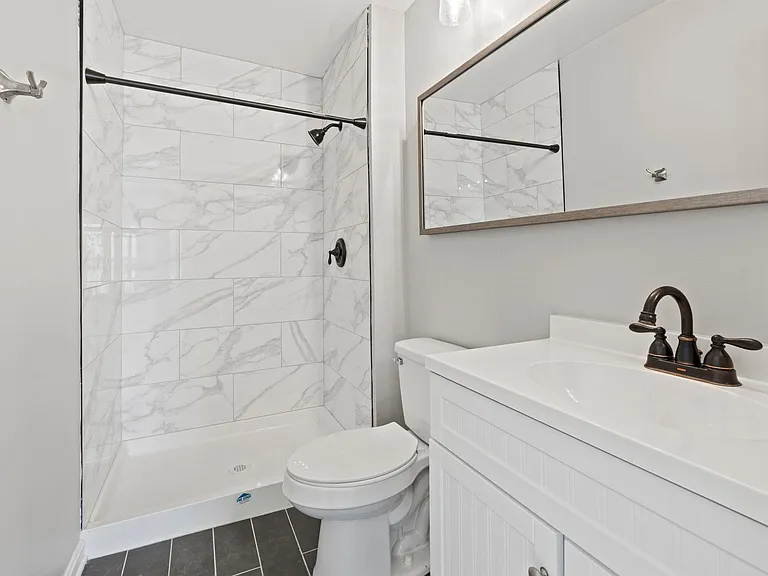 10747 Brice Ct — Photo 11
