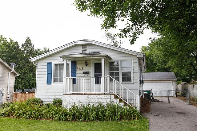345 W Naperville Rd photo 1