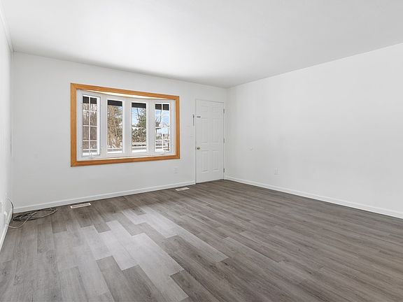 3rd image of 97 Robinhood Dr