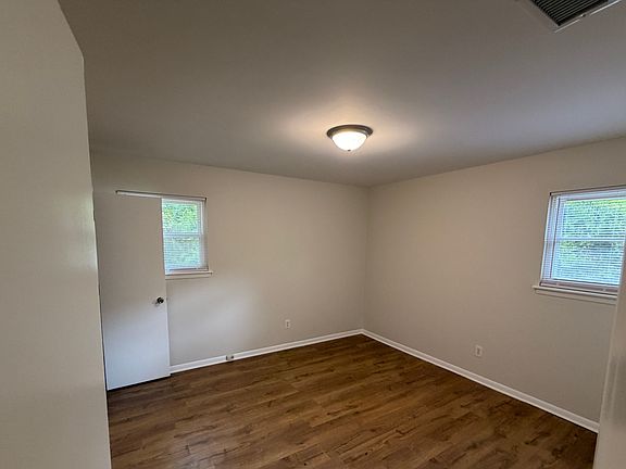 4th image of 313 Kingston Rd